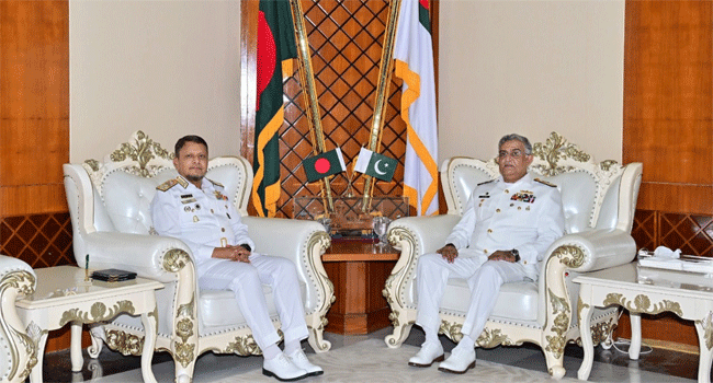 বাংলাদেশ সফরে পাকিস্তান নৌবাহিনী প্রধান