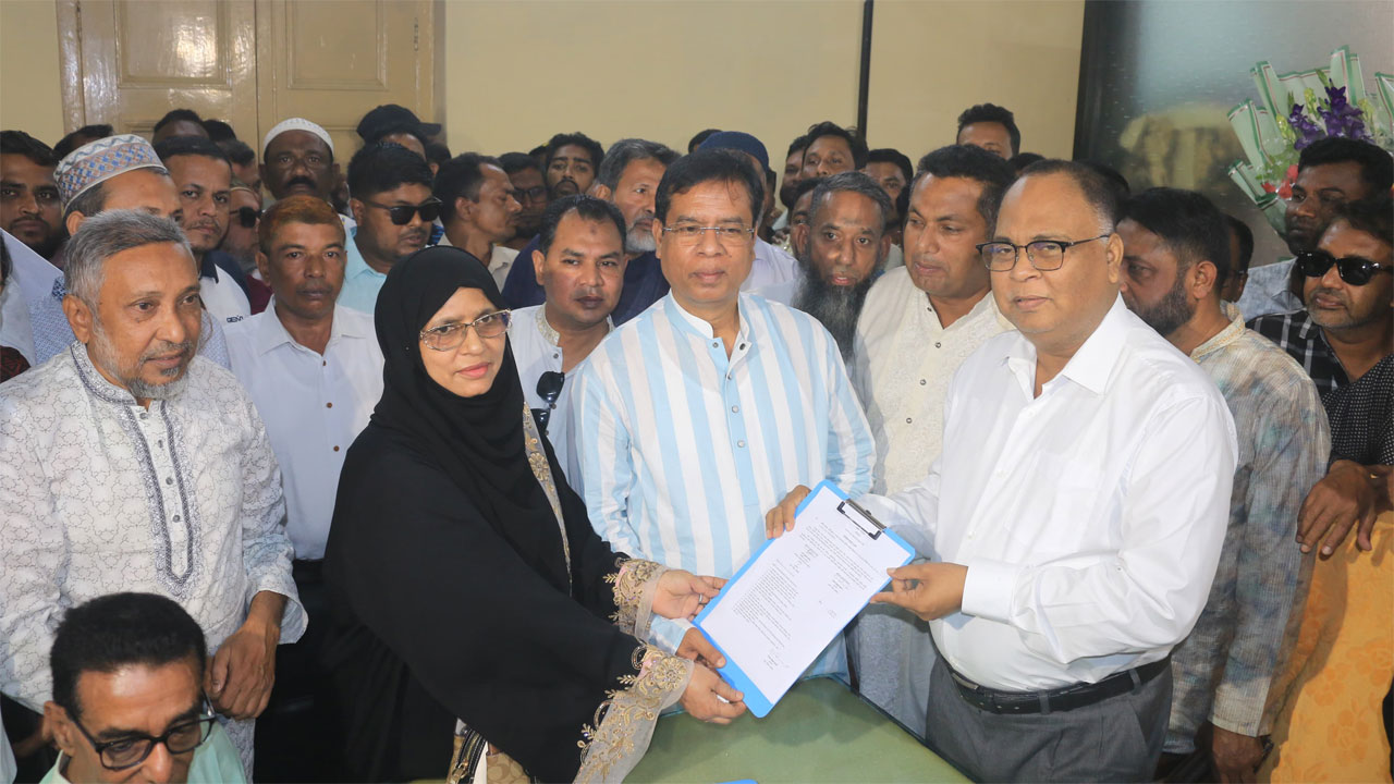 দায়িত্ব গ্রহণ করেছেন আকন কুদ্দুসুর রহমান