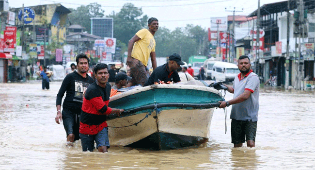 ঘূর্ণিঝড় ‘দিতওয়া’র প্রভাবে টানা প্রবল বর্ষণে শ্রীলঙ্কাজুড়ে শতাধিক প্রাণহানি ঘটেছে।