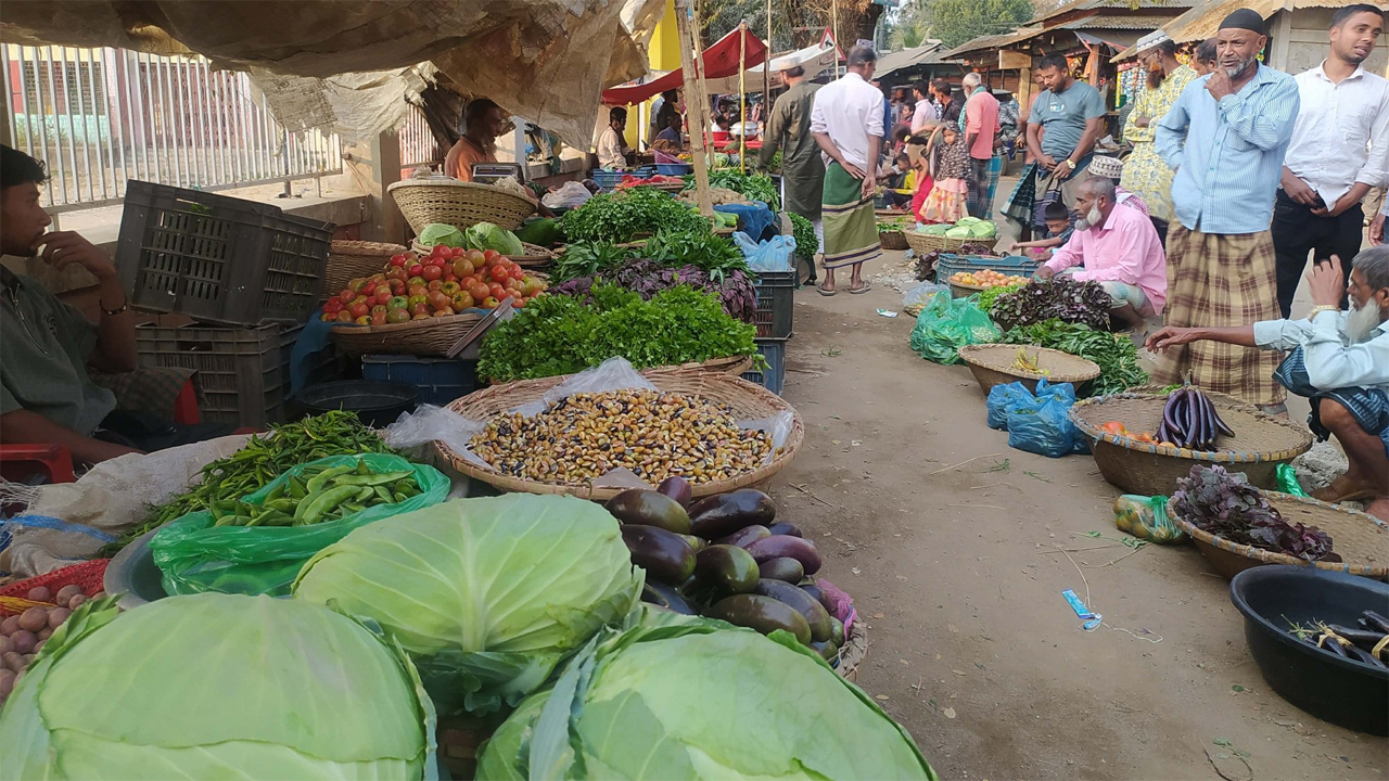 নিত্যপণ্যের বাজার