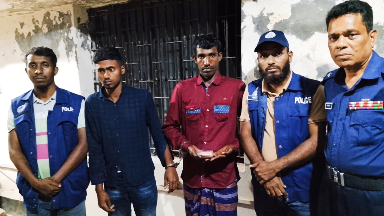 গ্রেফতার মাদক কারবারিরা