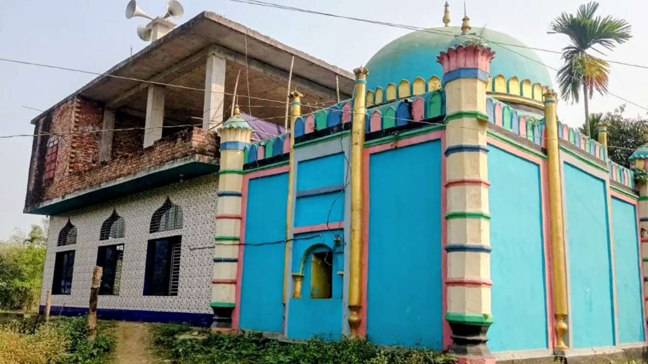 ইতিহাসের সাক্ষ্য বহন করছে খানবাড়ি মসজিদ