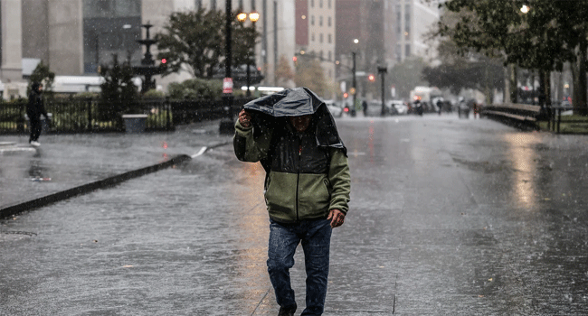 বৃষ্টিতে ভিজছে নিউইয়র্ক সিটি