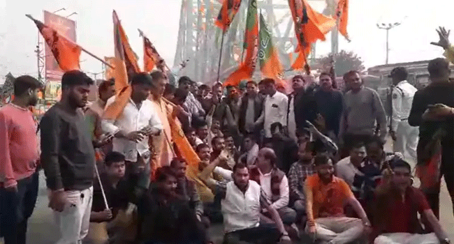 পশ্চিমবঙ্গ ও ত্রিপুরায় আজও বাংলাদেশ সরকারের বিরুদ্ধে বিক্ষোভ