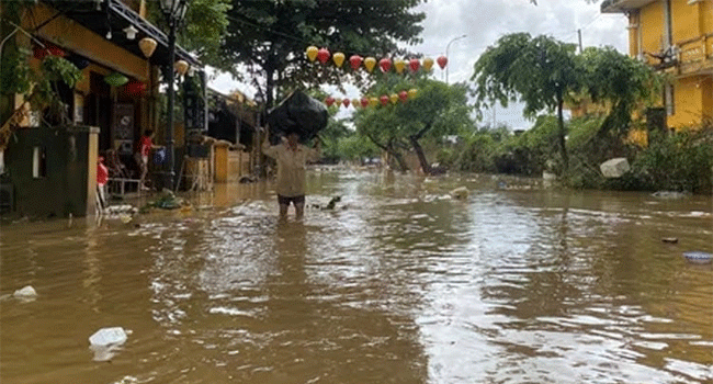 ভিয়েতনামে বন্যায় মৃতের সংখ্যা বেড়ে ৪০