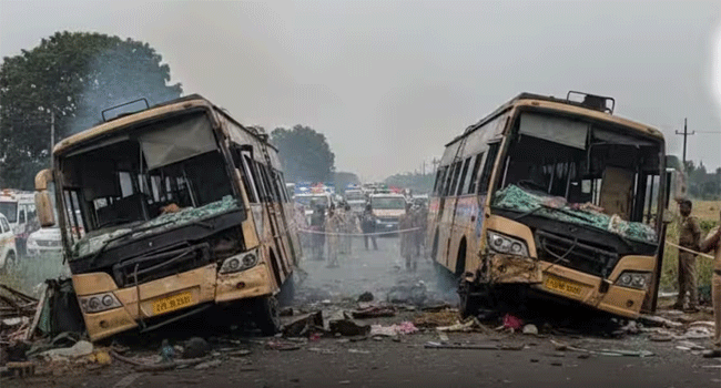 দুর্ঘটনার ফলে এলাকায় আতঙ্ক ছড়িয়ে পড়ে।