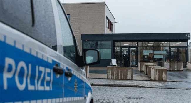 জার্মানিতে হিজাব পরে বিচারকের দায়িত্ব পালনে নিষেধাজ্ঞা