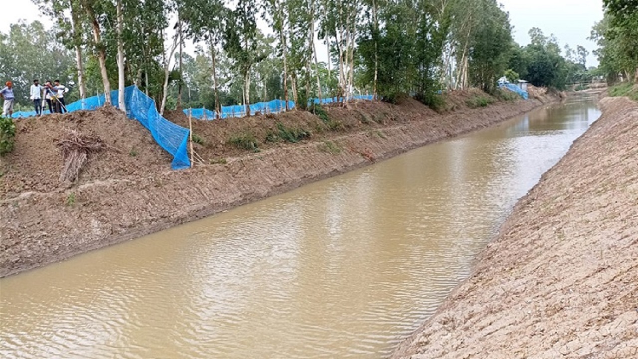 উজিরপুরে সরকারি প্রকল্পে খাল খননে সাশ্রয়, কোষাগারে ফিরল ৬০ লাখ টাকা