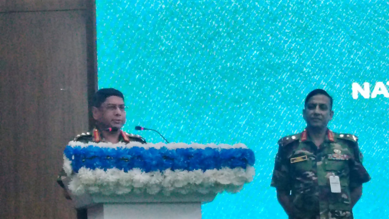 সেনাবাহিনীর প্রধান জেনারেল ওয়াকার-উজ-জামান