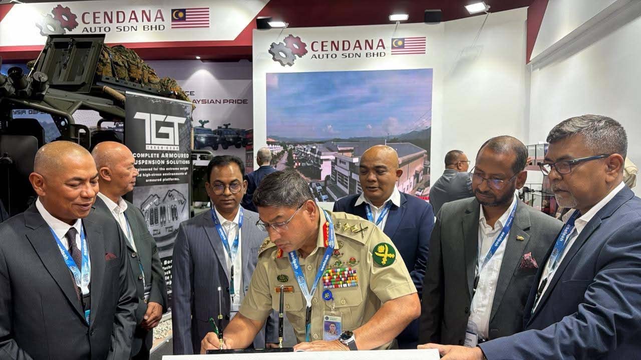 কুয়ালালামপুরে ডিএসএ ও ন্যাটসেক এশিয়া এক্সিবিশন পরিদর্শন করেন সেনাবাহিনী প্রধান ওয়াকার-উজ-জামান