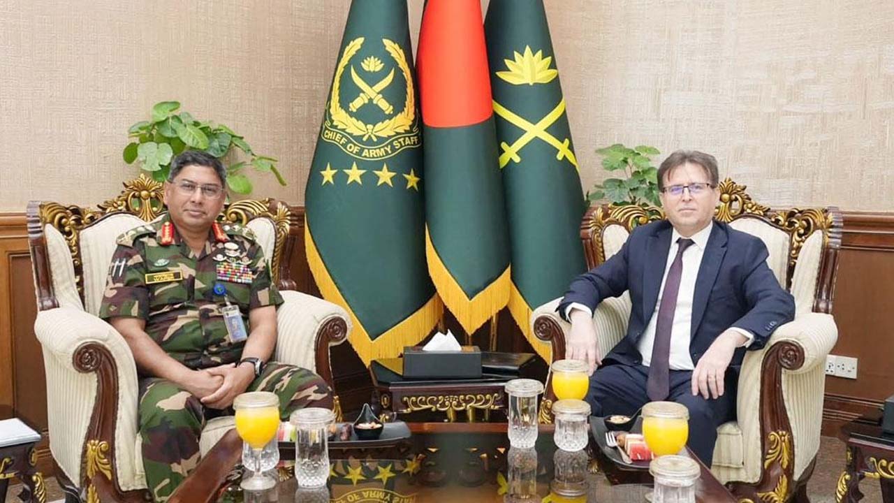 সেনাপ্রধানের সাথে সাক্ষাৎ করেছেন তুরস্কের রাষ্ট্রদূত