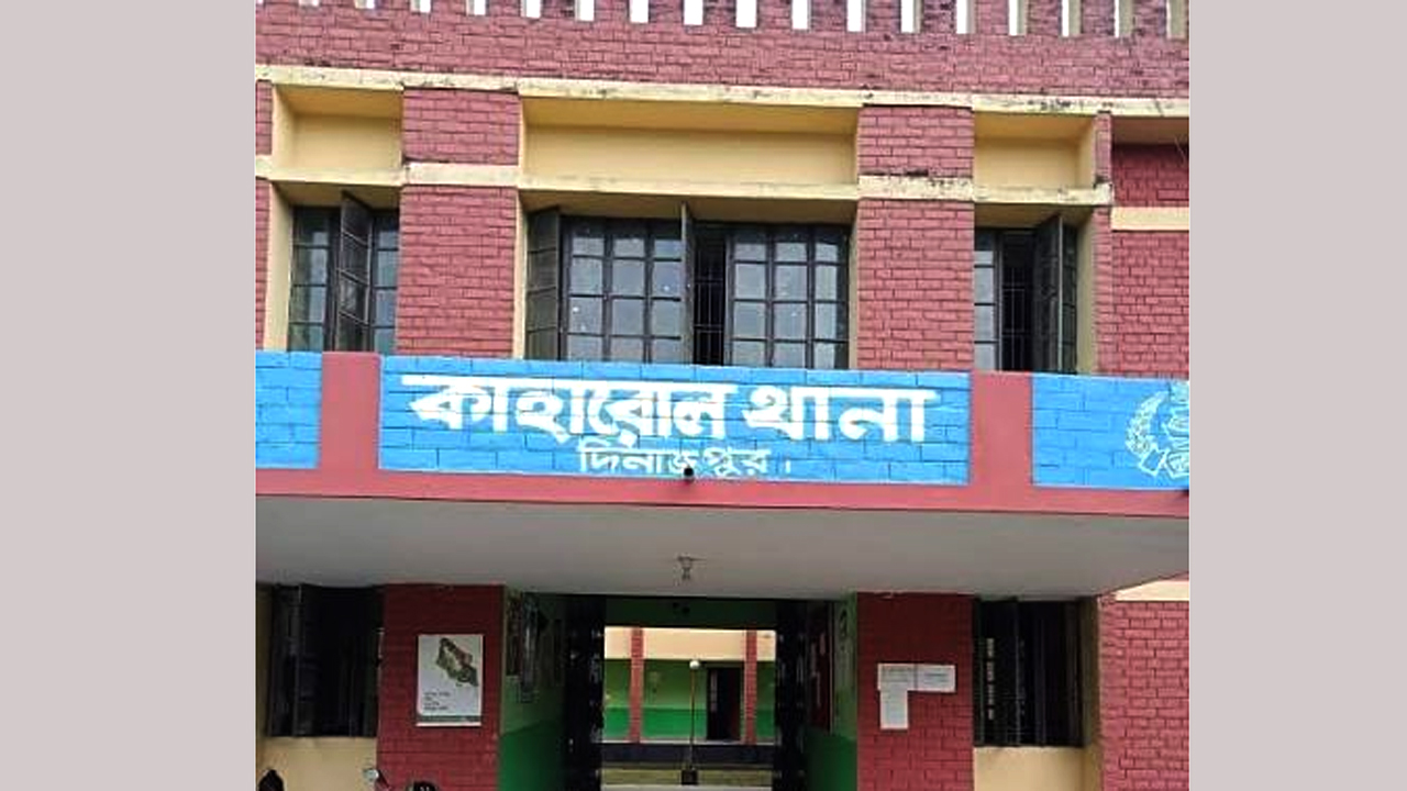 কাহারোল থানা পুলিশ, আনসার ও ভিডিপি সদস্যরা ডুবুরি  দলের সাথে লাশ উদ্ধার অভিযানে অংশ নেয়।
