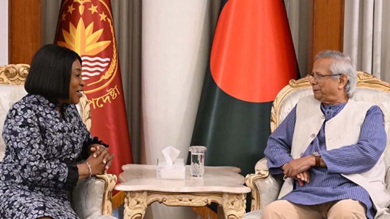 কমনওয়েলথ মহাসচিব শার্লি বোচওয়ের সাথে বৈঠক করছেন প্রধান উপদেষ্টা অধ্যাপক ড. মুহাম্মদ ইউনূস