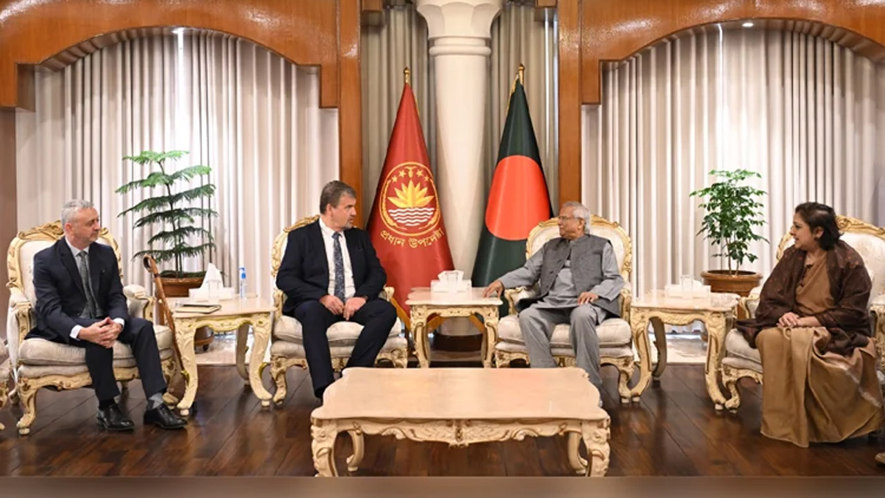 অধ্যাপক ড. মুহাম্মদ ইউনূসের সাথে সাক্ষাৎ করেন ইইউ ইওএম প্রধান পর্যবেক্ষক ইভারস আইজাবস