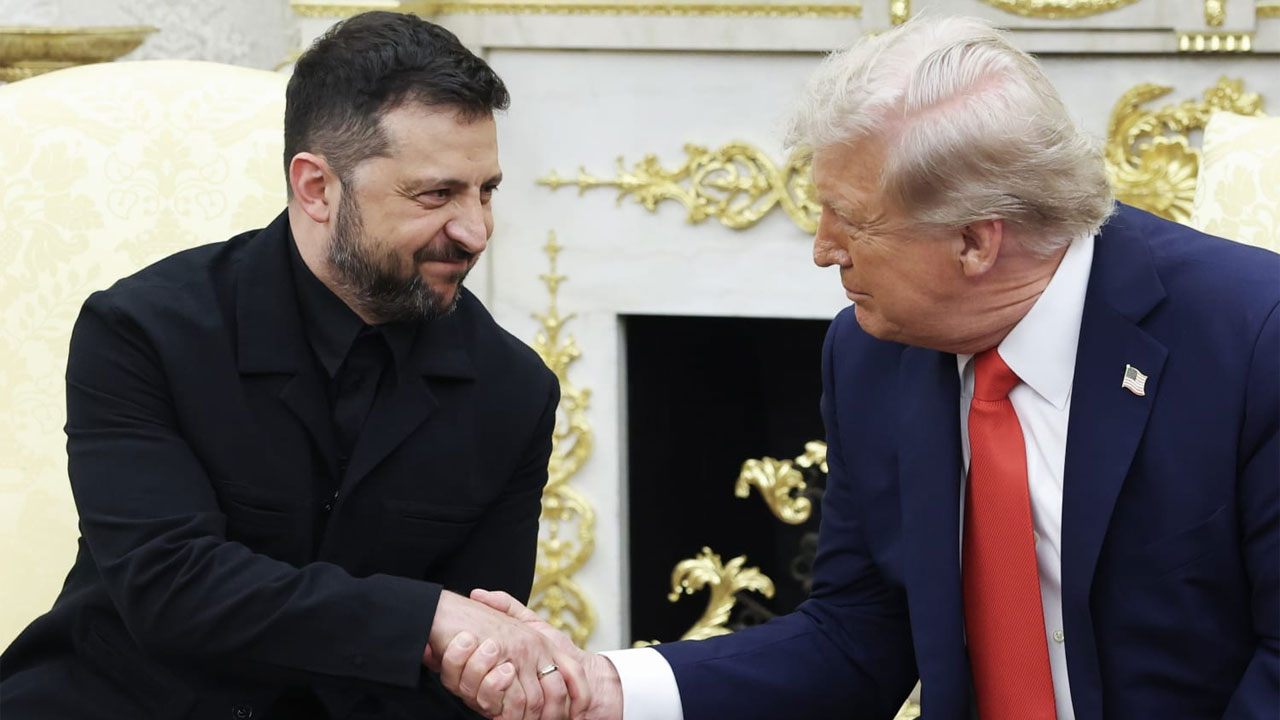 ইউক্রেনের প্রেসিডেন্ট ভলোদিমির জেলেনস্কি ও যুক্তরাষ্ট্রের প্রেসিডেন্ট ডোনাল্ড ট্রাম্প
