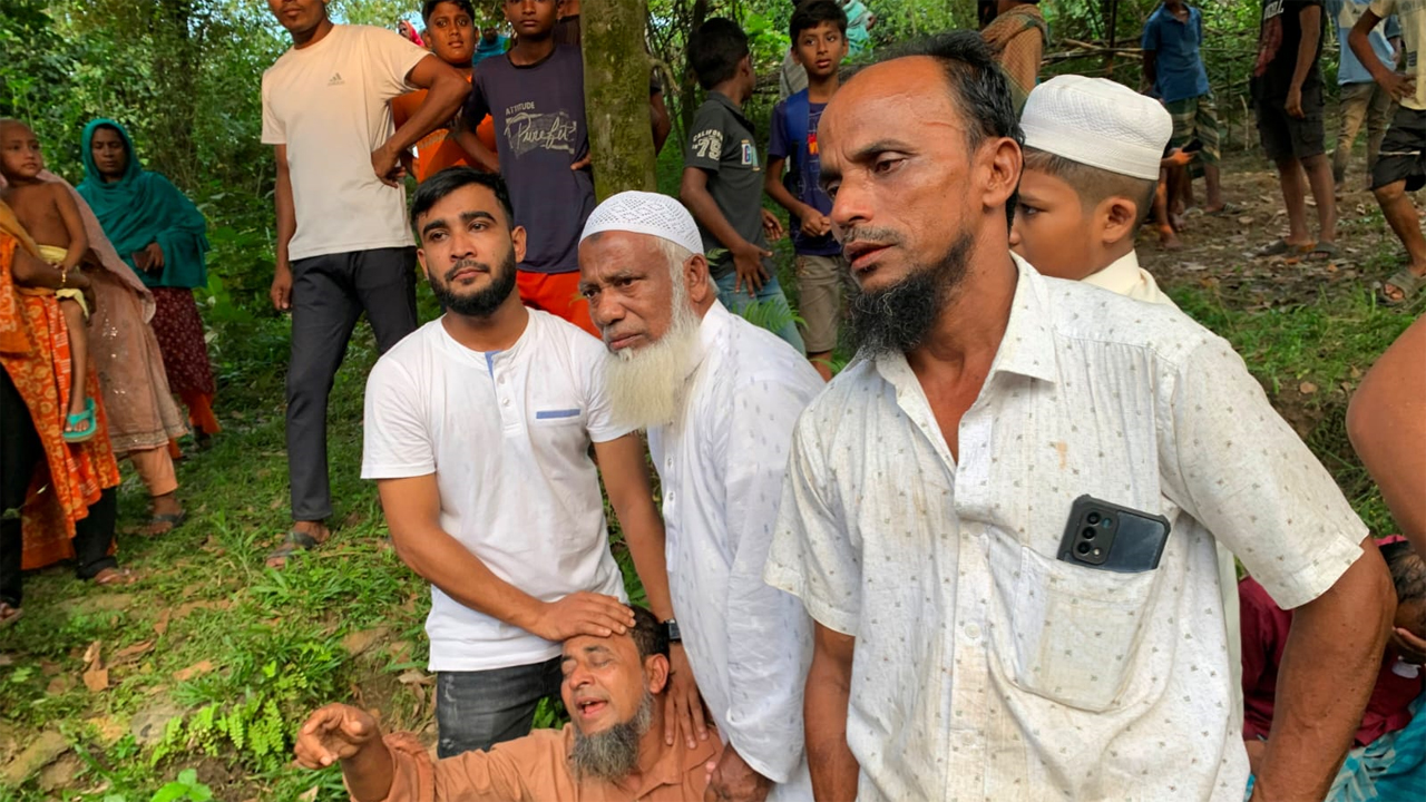 তার মৃত্যুতে শোকের ছায়া নেমে এসেছে গ্রামজুড়ে
