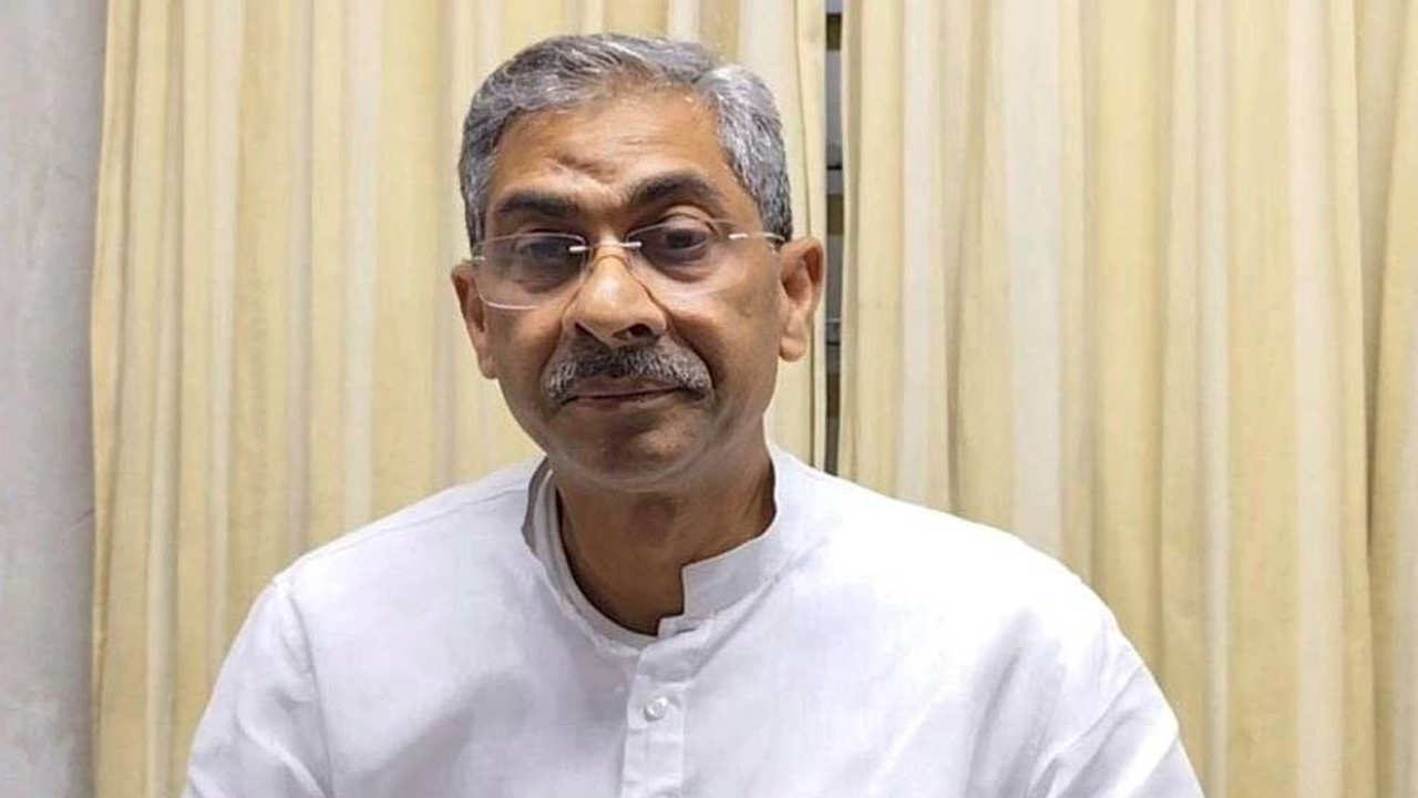 পানিসম্পদ মন্ত্রী মো: শহীদউদ্দীন চৌধুরী এ্যানি