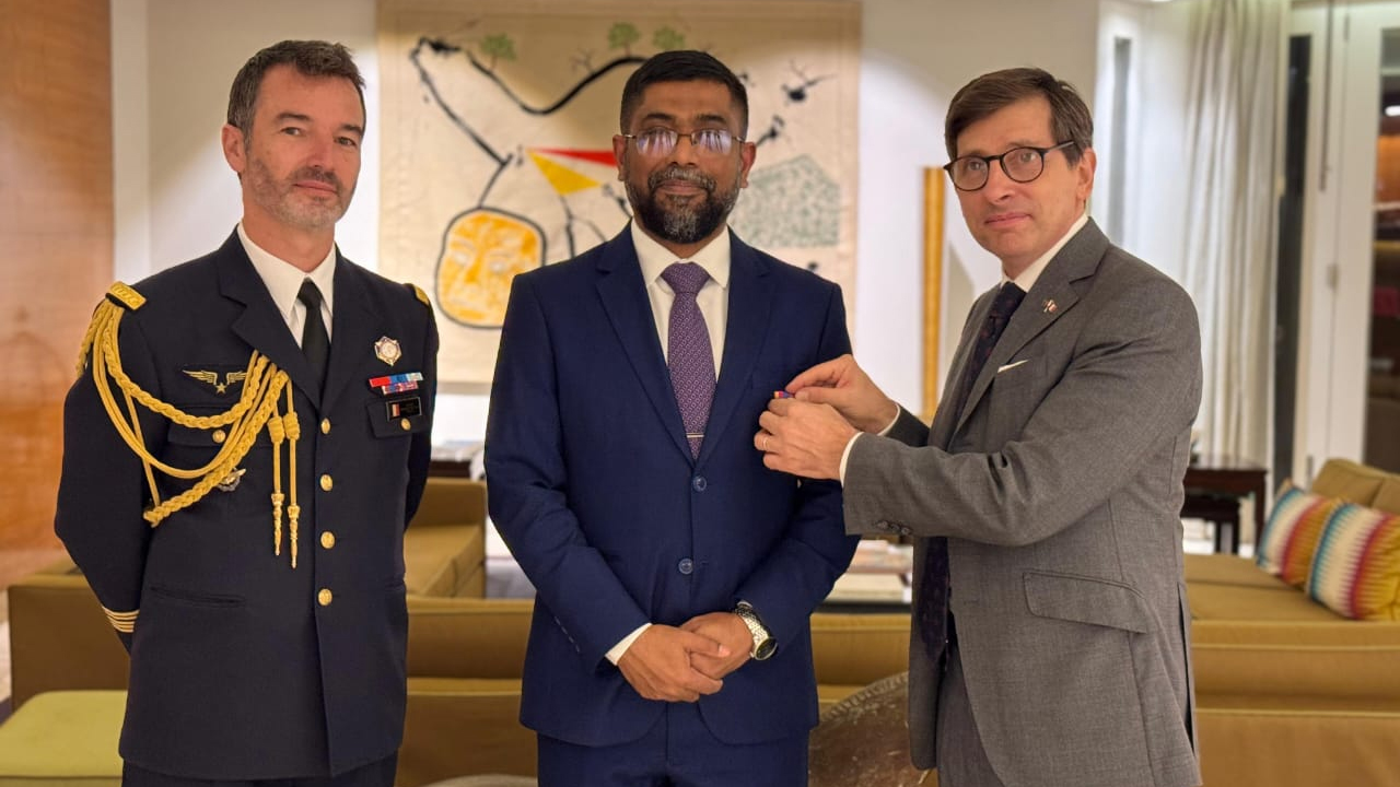 বাংলাদেশী সেনা কর্মকর্তাকে ফরাসি সরকারের সম্মানসূচক ‘ন্যাশনাল ডিফেন্স মেডেল-গোল্ড লেভেল’ প্রদান