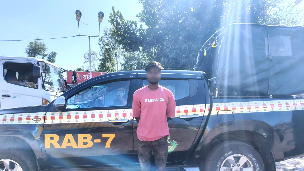 গ্রেফতার অপূর্ব দাস