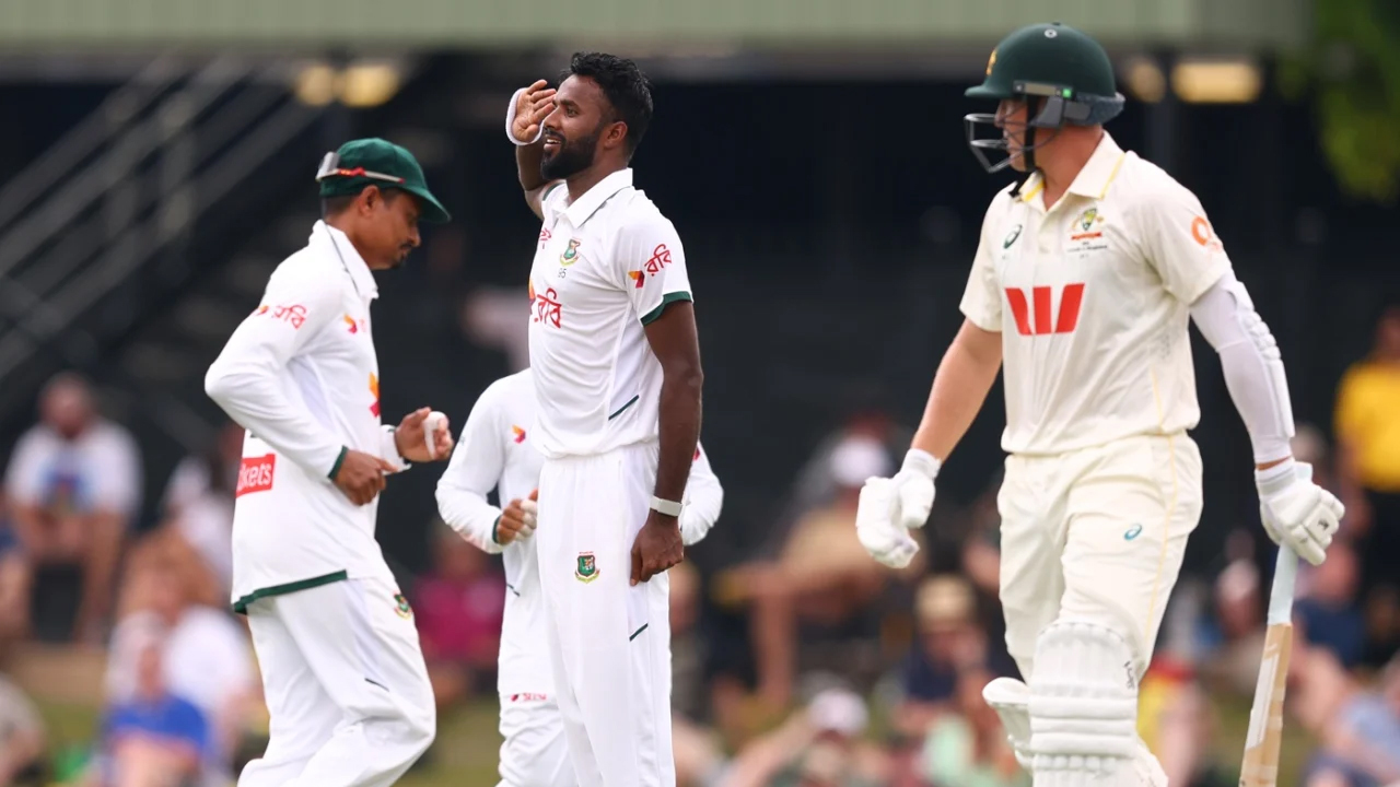 ৭৪ রানে অস্ট্রেলিয়ার ৪ উইকেট তুলে নিয়েছে বাংলাদেশ