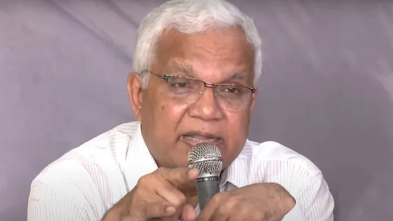 ডা: এজেডএম জাহিদ হোসেন