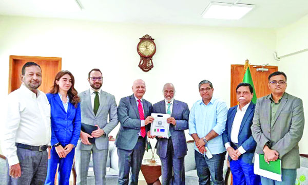 এলজিআরডিমন্ত্রী ড.মঈন খানের সাথে গতকাল সচিবালয়ে ইতালির রাষ্ট্রদূত আন্তোনিও আলেসান্দ্রো সাক্ষাৎ করেন : নয়া দিগন্ত