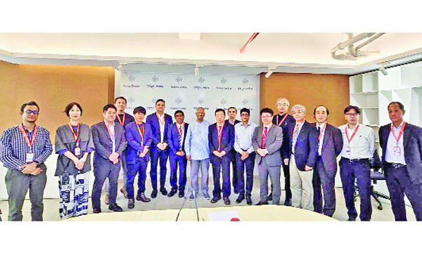 রাজধানীর ইউনূস সেন্টারে জাপানের প্রতিনিধিদলের সাথে প্রফেসর মুহাম্মদ ইউনূস : ইউনূস সেন্টার