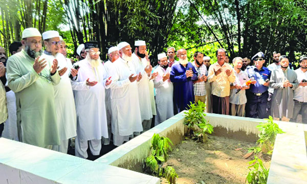 সিলেটে শহীদ সাংবাদিক এটিএম তুরাবের কবর জিয়ারত করেন ডা: শফিকুর রহমান : নয়া দিগন্ত