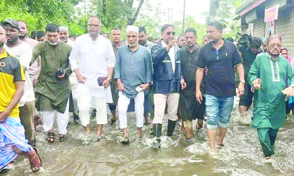 চসিক মেয়র চট্টগ্রামে জলাবদ্ধতায় ক্ষতিগ্রস্ত এলাকা পরিদর্শন করেন : নয়া দিগন্ত