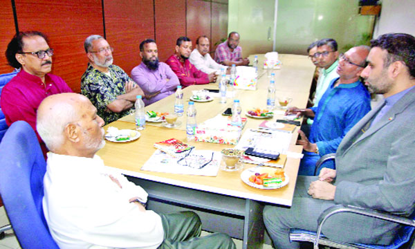 ইরান কালচারাল সেন্টারের কাউন্সিলর ড. মাহদি মৌলায়ি আনি নয়া দিগন্ত সম্পাদক সালাহউদ্দিন মুহাম্মদ বাবরের সাথে সৌজন্য সাক্ষাৎ করেন : নয়া দিগন্ত