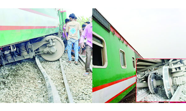 বগুড়ার আদমদীগিতে নীলসাগর এক্সপ্রেস ট্রেনের ৯টি বগি লাইনচ্যুত হয়ে যায়। সরে যাওয়া চাকা (ইনসেটে)   : নয়া দিগন্ত