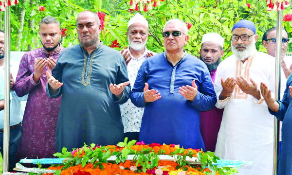 সিলেটে সাবেক অর্থমন্ত্রী সাইফুর রহমানের মৃত্যুবার্ষিকী উপলক্ষে তার কবরে পু®পস্তবক অর্পণ করে দোয়া করা হয় : নয়া দিগন্ত