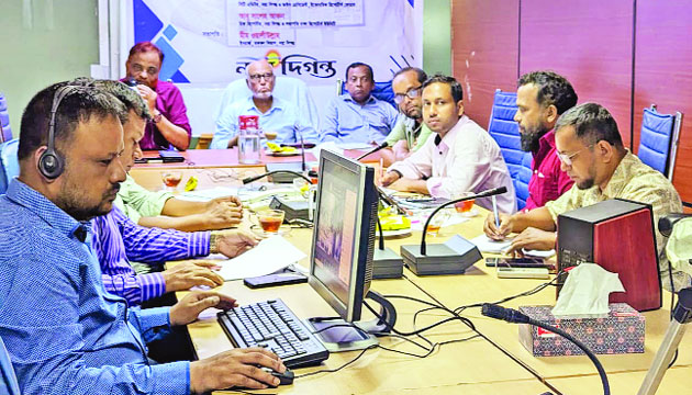 তিন বিভাগের ব্যুরো প্রধান ও জেলা প্রতিনিধিদের সাথে ভার্চুয়াল সম্মেলনে নয়া দিগন্তের সম্পাদক সালাহউদ্দিন মুহাম্মদ বাবরসহ সাংবাদিক ও কর্মকর্তারা : নয়া দিগন্ত