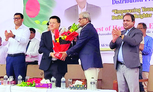 ঠাকুরগাঁওয়ে চীনা রাষ্ট্রদূতকে শুভেচ্ছা জানান মির্জা ফখরুল ইসলাম আলমগীর : নয়া দিগন্ত