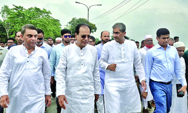 পানিসম্পদমন্ত্রী ও দুর্যোগ ব্যবস্থাপনা মন্ত্রীসহ ঊর্ধ্বতন কর্মকর্তারা তিস্তা ব্যারাজ পরিদর্শন করেন : নয়া দিগন্ত