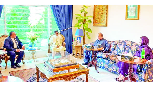 ধর্ম উপদেষ্টা ড. আ ফ ম খালিদ হোসেন পাকিস্তানের সাবেক প্রধানমন্ত্রী নওয়াজ শরিফের সাথে সাক্ষাৎ করেন। এ সময় পাঞ্জাবের মুখ্যমন্ত্রী মরিয়ম নওয়াজও উপস্থিত ছিলেন