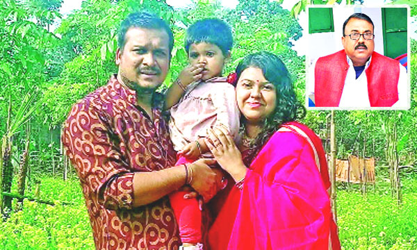 সাংবাদিক দেবাশীষ দত্তের কোলে শিশু সন্তান স্বর্ণাশীষ দত্ত, পাশে স্ত্রী আফসানা শিম্মিন। ইনসেটে দেবাশীষের শ্বশুর মো: আকরাম আলী : নয়া দিগন্ত