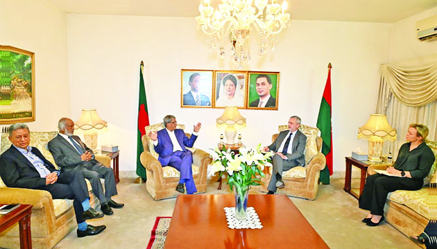 ইইউর রাষ্ট্রদূত মাইকেল মিলার বিএনপির গুলশান কার্যালয়ে দলটির নেতাদের সাথে বৈঠক করেন : নয়া দিগন্ত