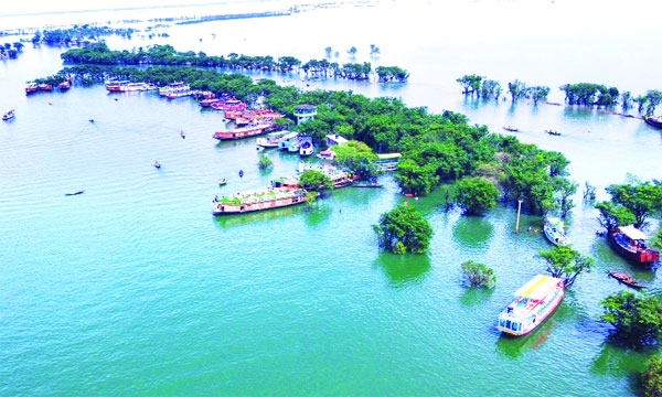 কাঁদছে টাঙ্গুয়ার হাওর