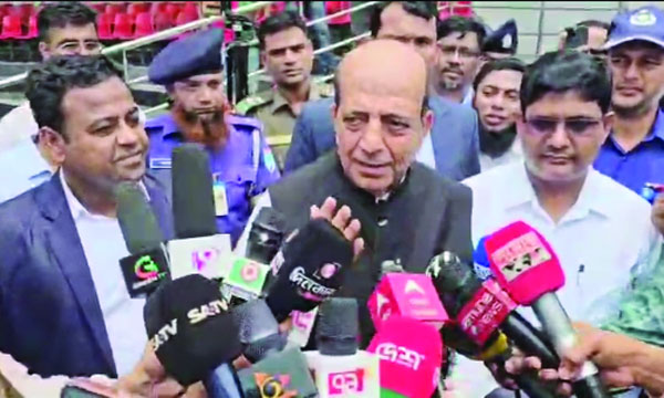 বেনাপোল স্থলবন্দরে সাংবাদিকদের সাথে কথা বলেন ভারতের নতুন হাইকমিশনার দীনেশ ত্রিবেদী :  নয়া দিগন্ত