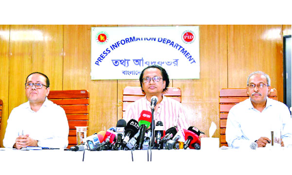 সরকারের বিভিন্ন কার্যক্রমের অগ্রগতি বিষয়ে ব্রিফ করেন প্রধানমন্ত্রীর তথ্য ও সম্প্রচার বিষয়ক উপদেষ্টা ডা: জাহেদ উর রহমান : নয়া দিগন্ত