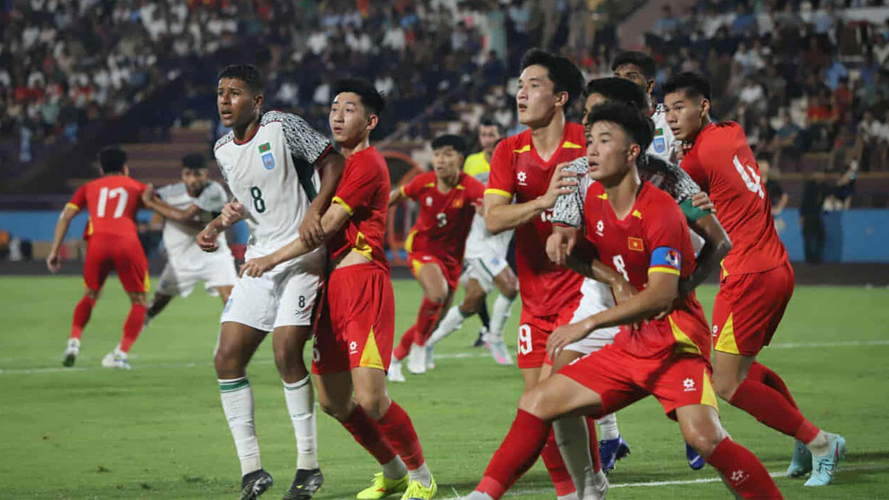 ভিয়েতনামের কাছে ২-০ গোলে হেরেছে বাংলাদেশ