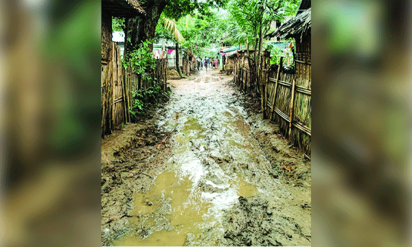 সুন্দরগঞ্জের একটি এলাকার কাঁচা রাস্তার দৃশ্য : নয়া দিগন্ত