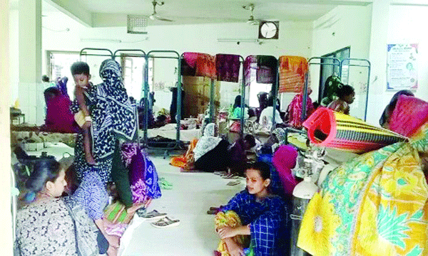 সদর হাসপাতালে ধারণক্ষমতার চেয়ে কয়েক গুণ বেশি শিশু ভর্তি : নয়া দিগন্ত