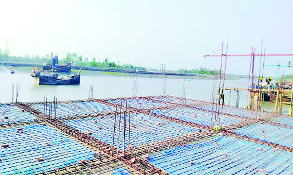 খালের অবৈধ দখল ও জেটি নির্মাণ : নয়া দিগন্ত