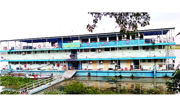 সেবার ভাসমান ঠিকানা ‘জীবনতরী’