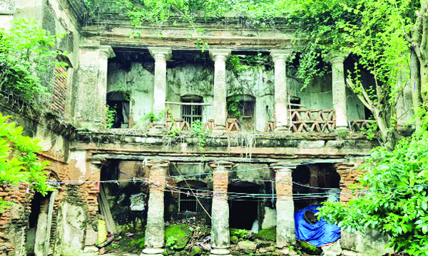 অবহেলায় বিলীনের পথে আত্রাইয়ের রোমান ঐতিহ্য