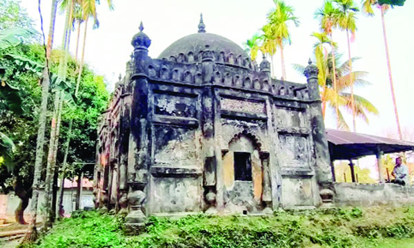 অবহেলায় হারিয়ে যাচ্ছে মুক্তাগাছার শতাব্দী প্রাচীন ভূঁইয়াবাড়ি জামে মসজিদ