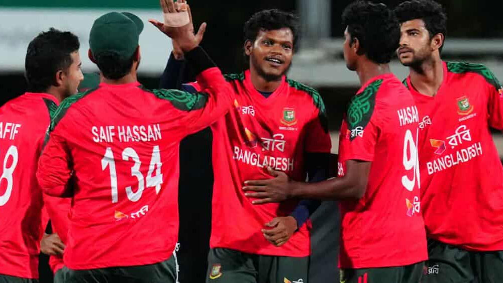 এবার পার্থ স্করচার্স একাডেমির কাছে হেরেছে বাংলাদেশ এ দল