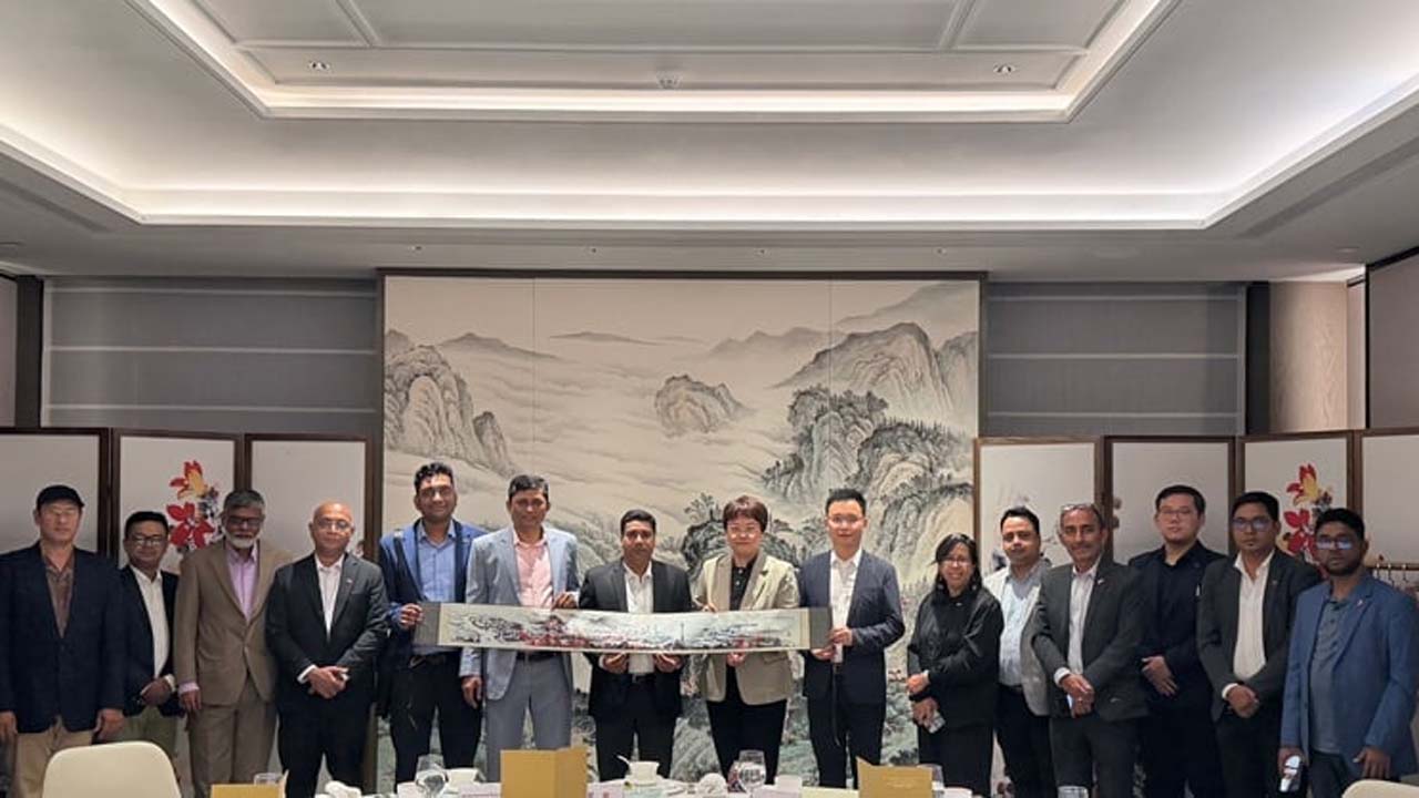 গুয়াংজুর হিলটন হোটেলে ডিক্যাবের সফররত প্রতিনিধিদলের সম্মানে নৈশভোজ